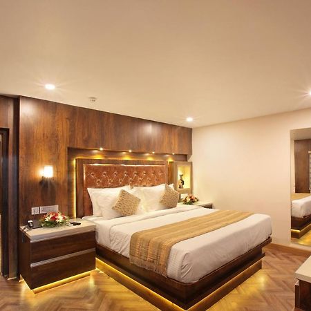 Hotel Kings Empire Коччи Экстерьер фото